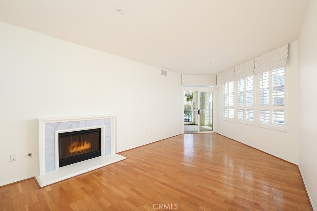 2600 Newport Boulevard 219