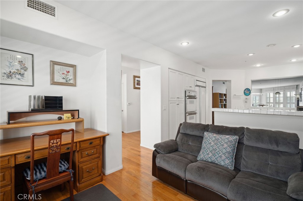 2600 Newport Boulevard 219