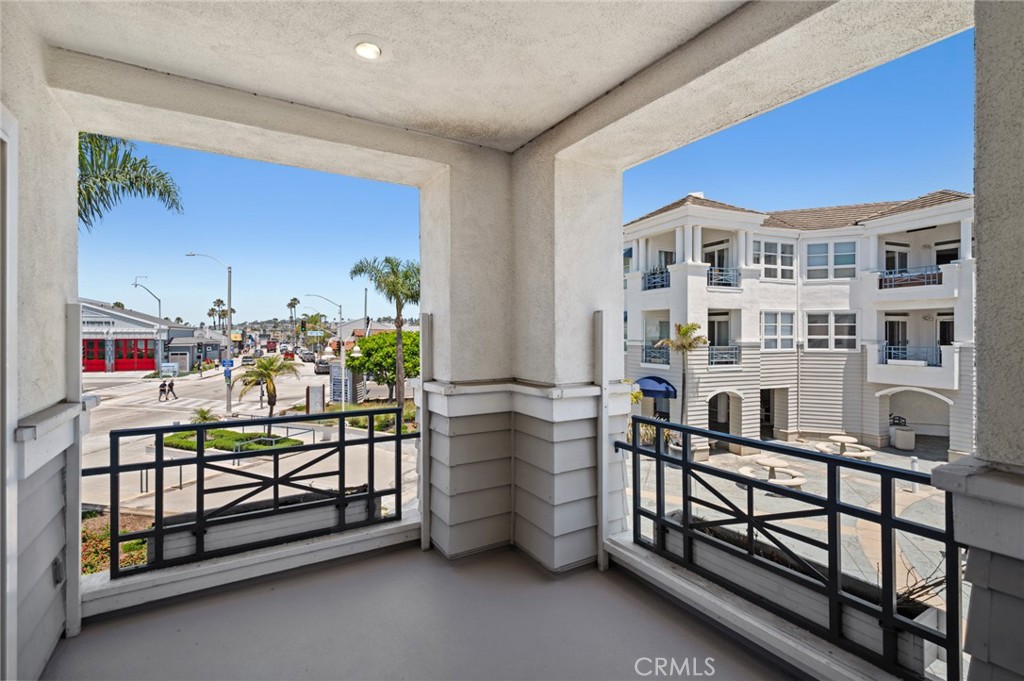 2600 Newport Boulevard 219