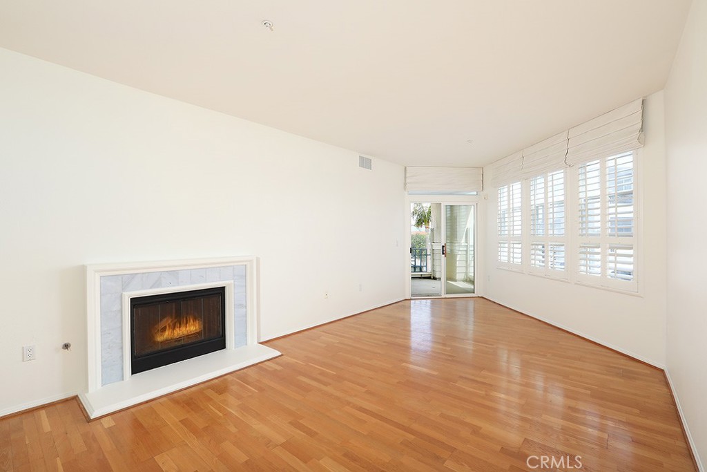 2600 Newport Boulevard 219