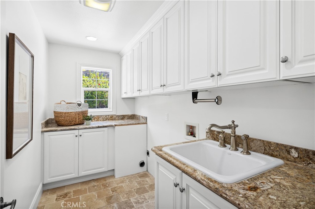 2111 Salt Air Drive