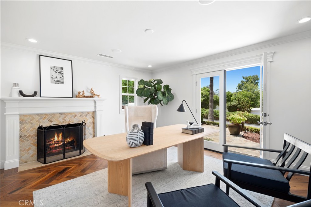 2111 Salt Air Drive