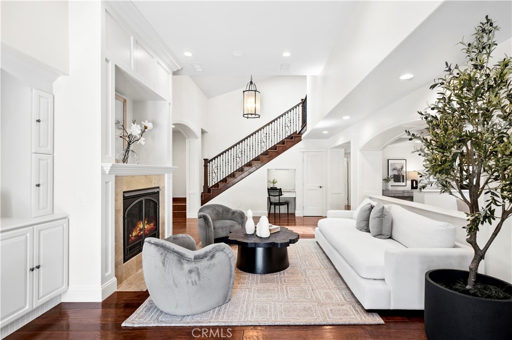 2111 Salt Air Drive