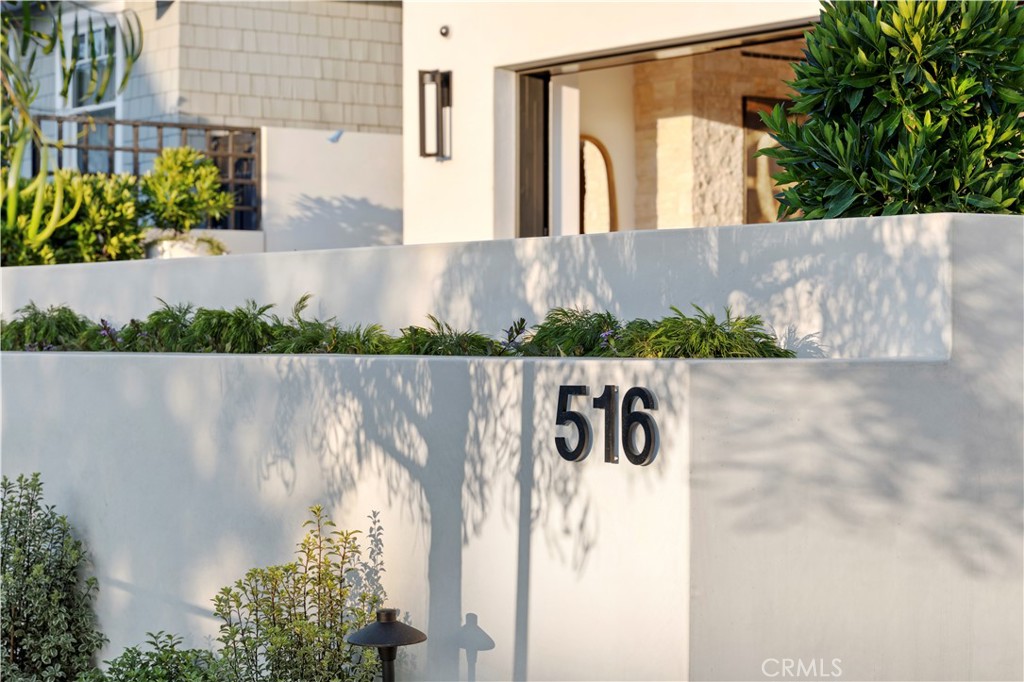 516 Larkspur Avenue
