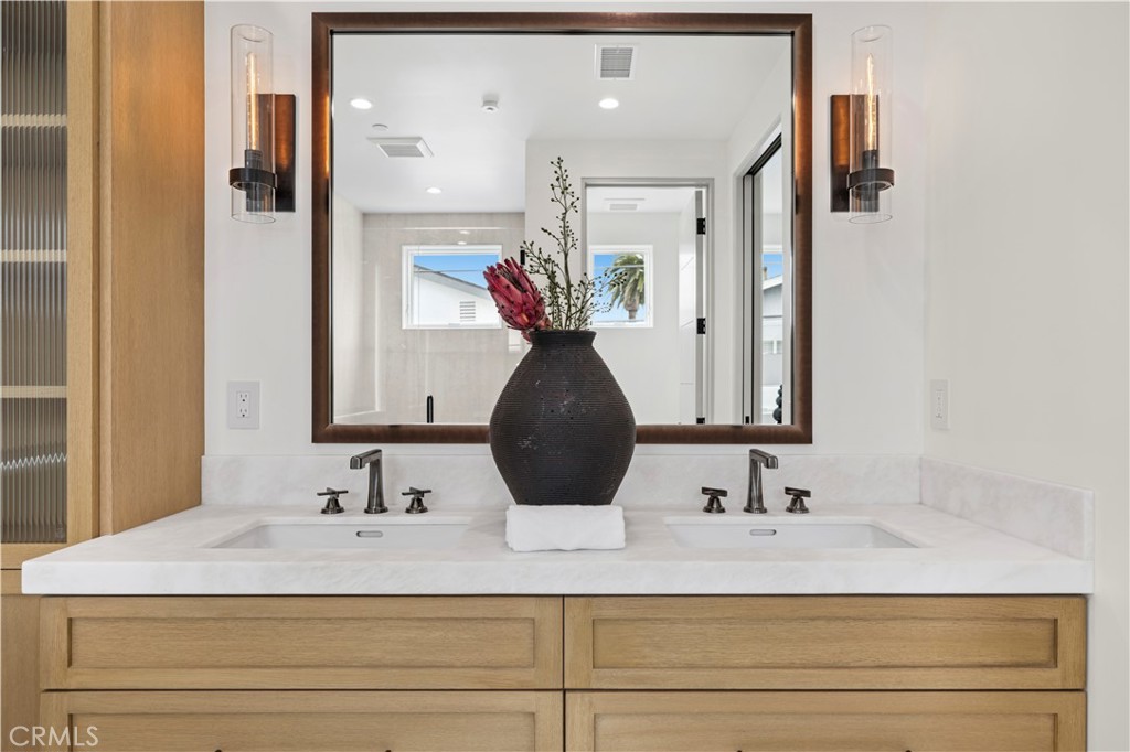 516 1/2 Larkspur Avenue