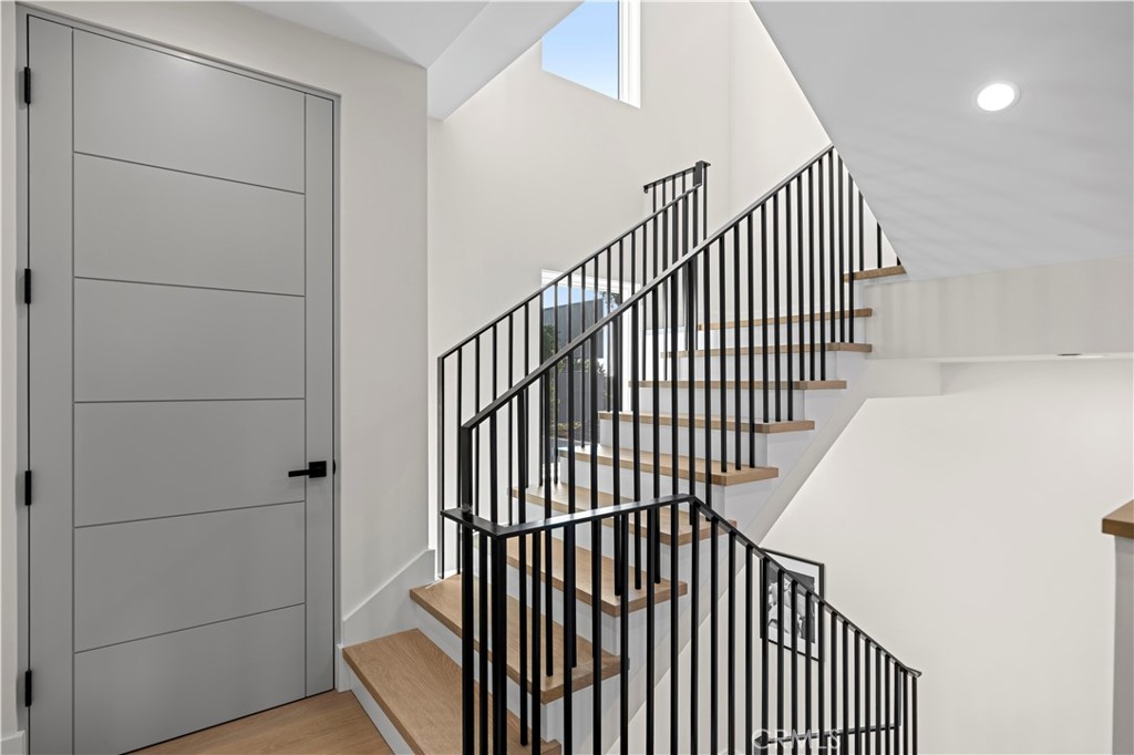 516 1/2 Larkspur Avenue