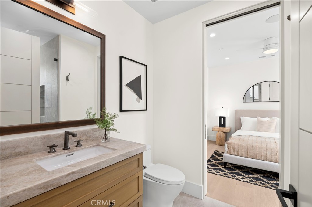 516 1/2 Larkspur Avenue