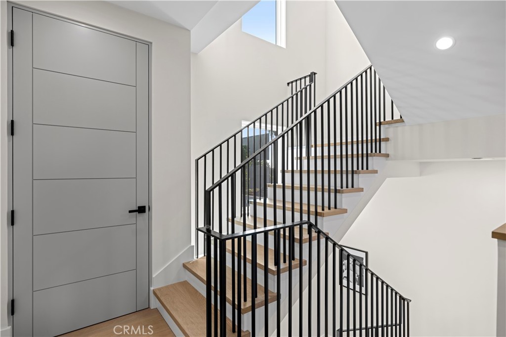 516 1/2 Larkspur Avenue