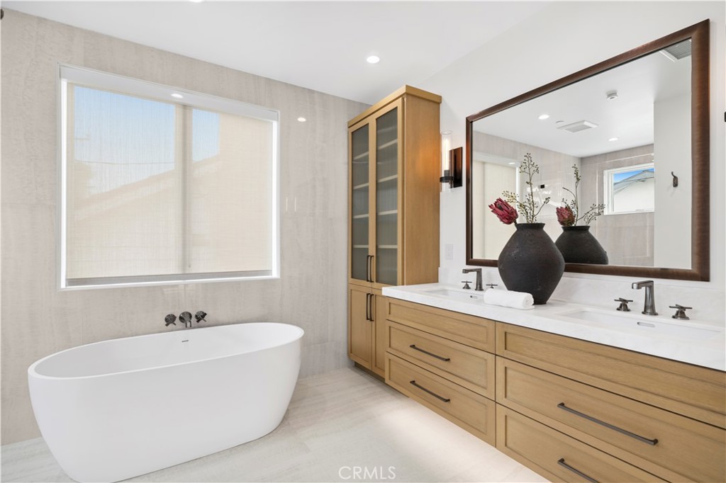 516 1/2 Larkspur Avenue