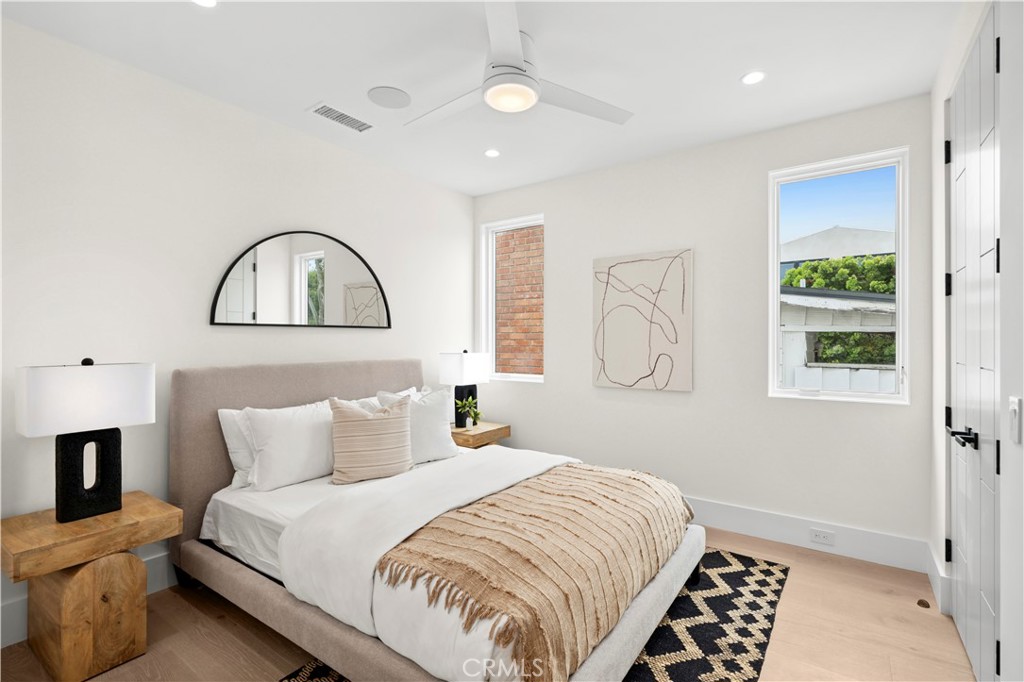 516 1/2 Larkspur Avenue