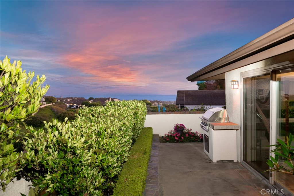 15 Skysail Drive