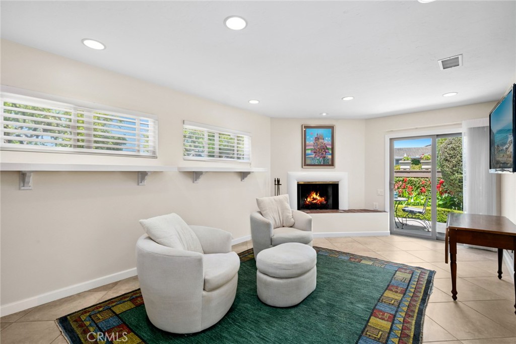 15 Skysail Drive