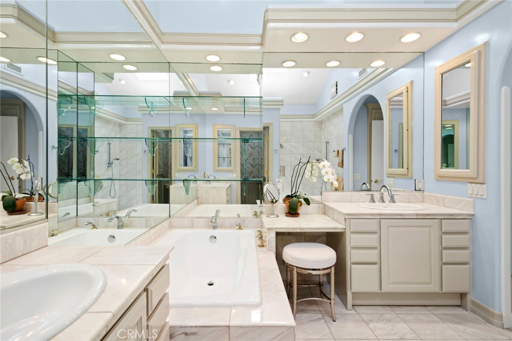 15 Skysail Drive