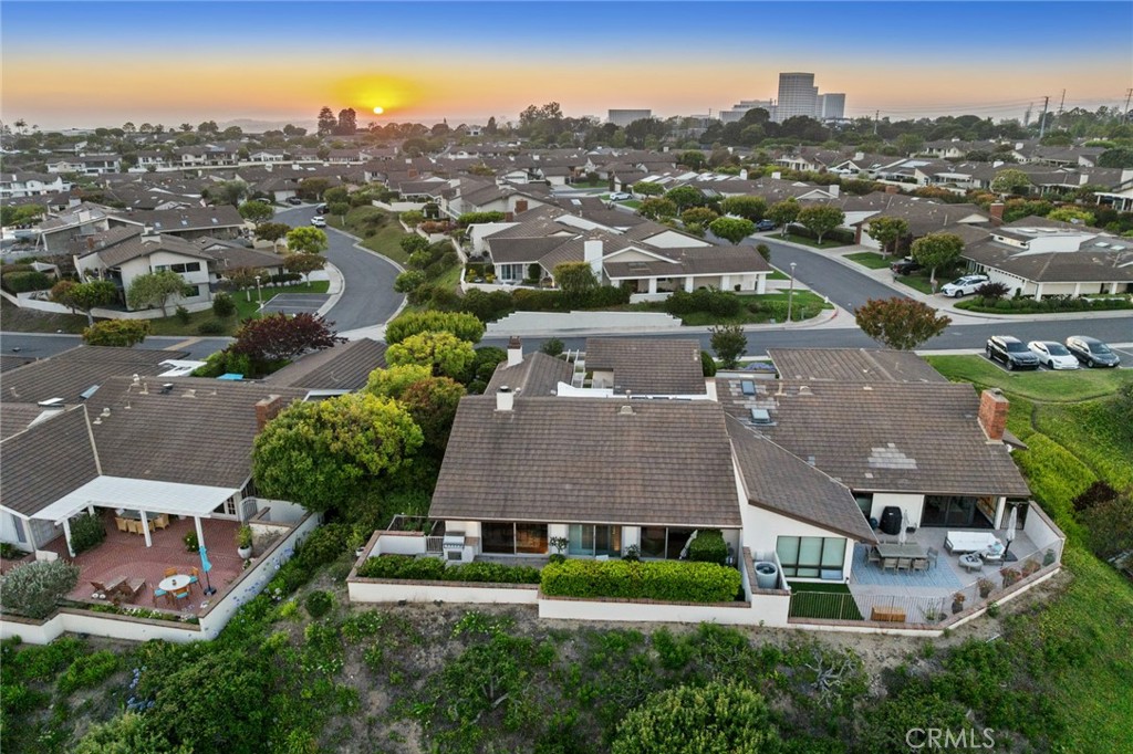 15 Skysail Drive