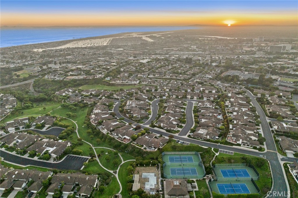 15 Skysail Drive