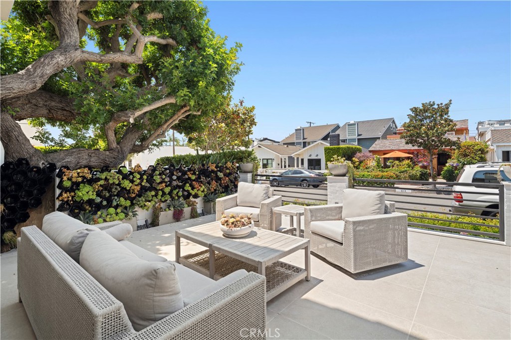 412 Poinsettia Avenue