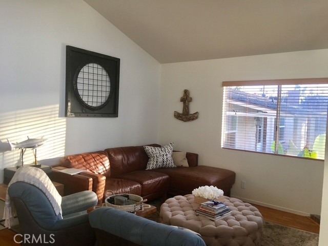 433 1/2 Heliotrope Avenue