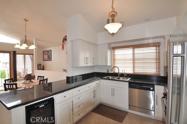 433 1/2 Heliotrope Avenue