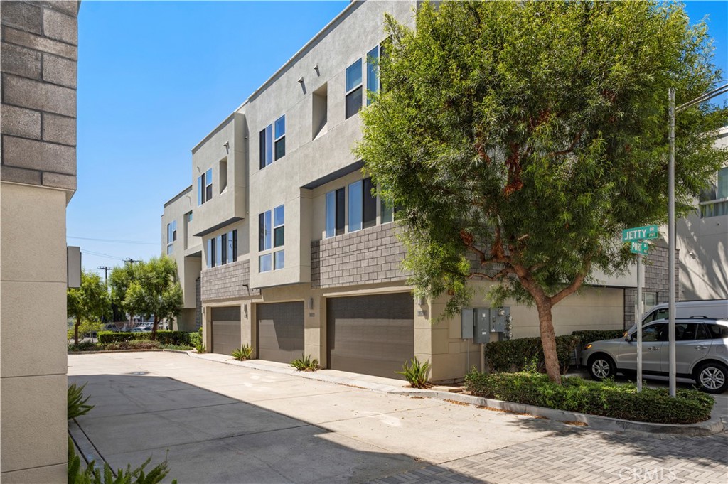 1682 Jetty Drive