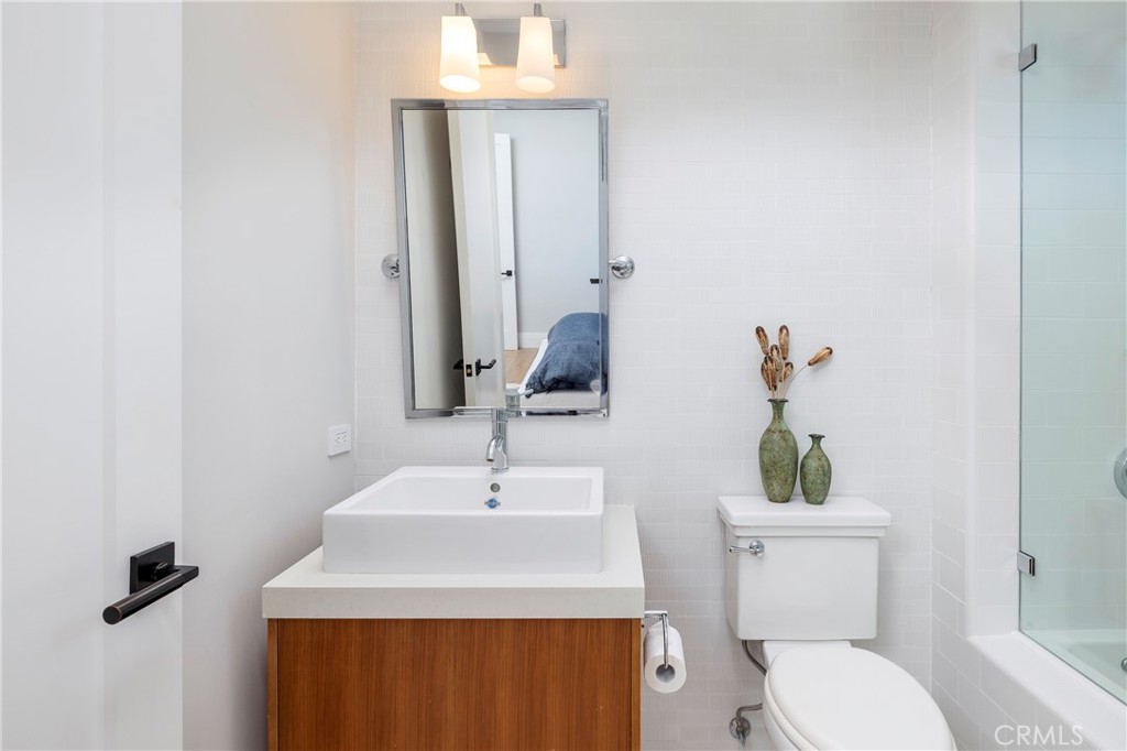 1515 E Ocean Boulevard