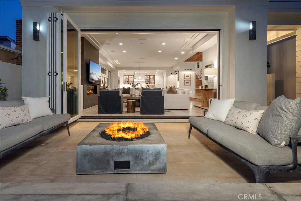 1515 E Ocean Boulevard