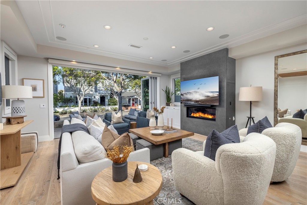 1515 E Ocean Boulevard