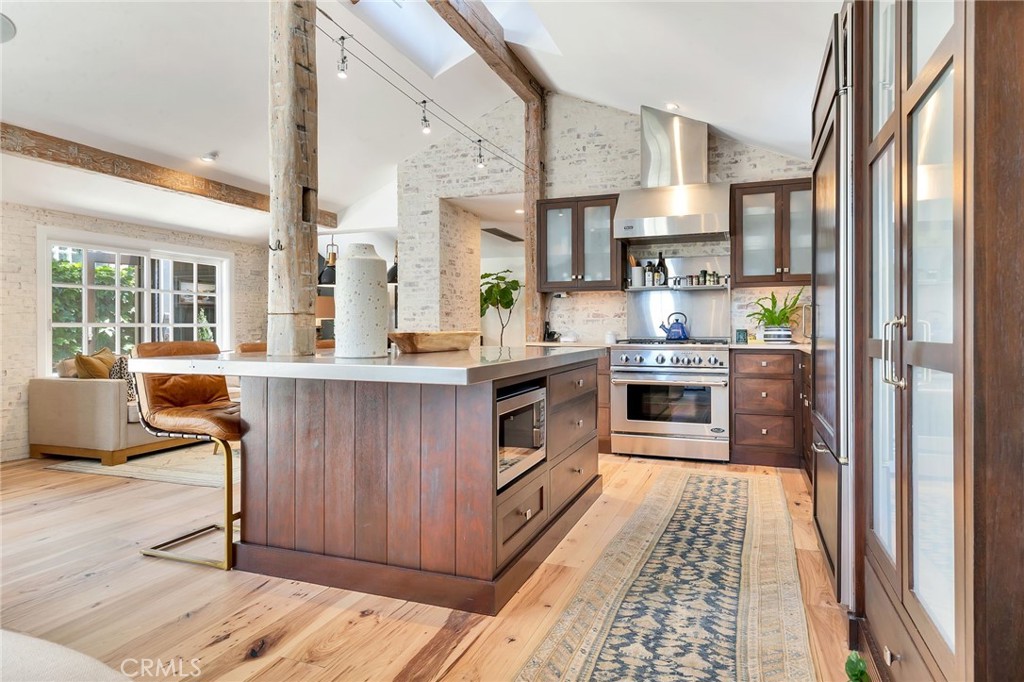 2622 Crestview Drive