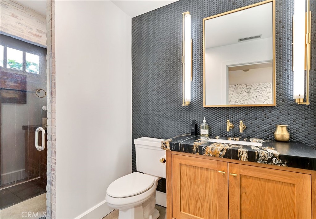 2622 Crestview Drive