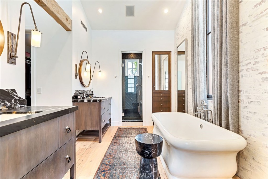 2622 Crestview Drive