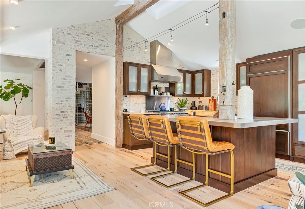 2622 Crestview Drive