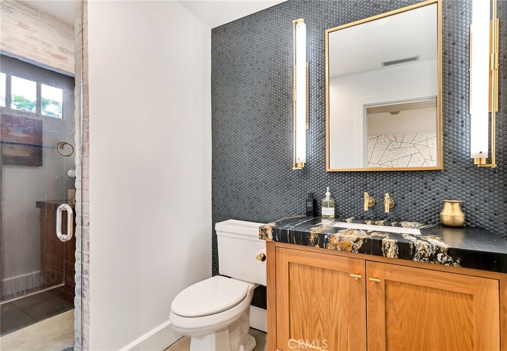 2622 Crestview Drive