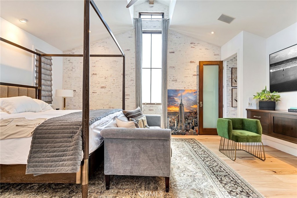 2622 Crestview Drive