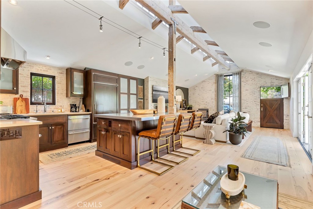 2622 Crestview Drive