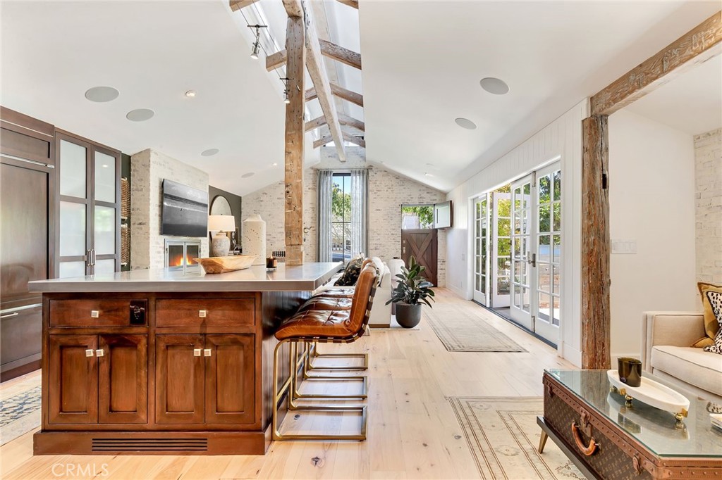 2622 Crestview Drive