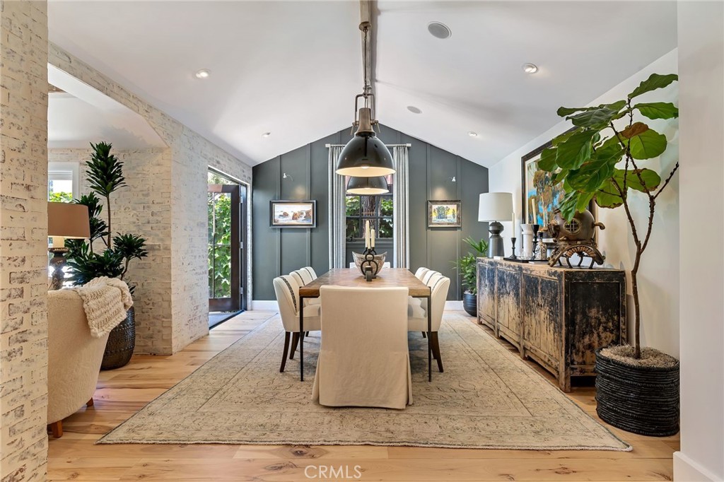 2622 Crestview Drive