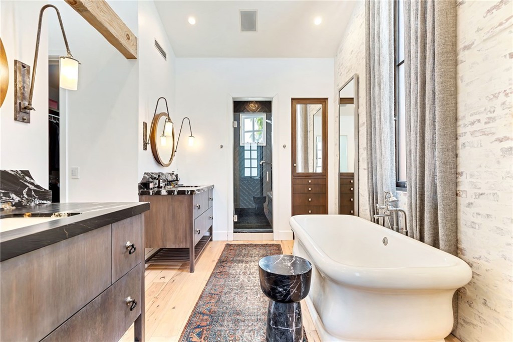 2622 Crestview Drive