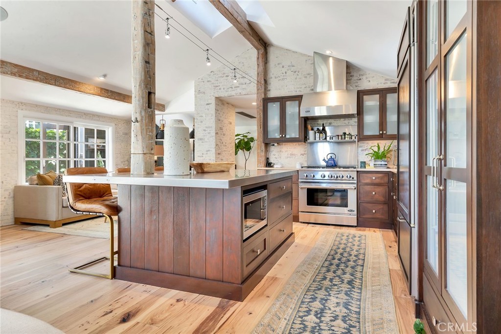 2622 Crestview Drive