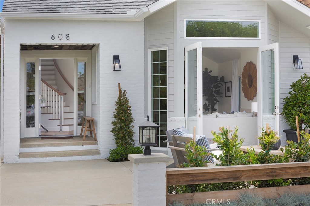 608 Acacia Avenue