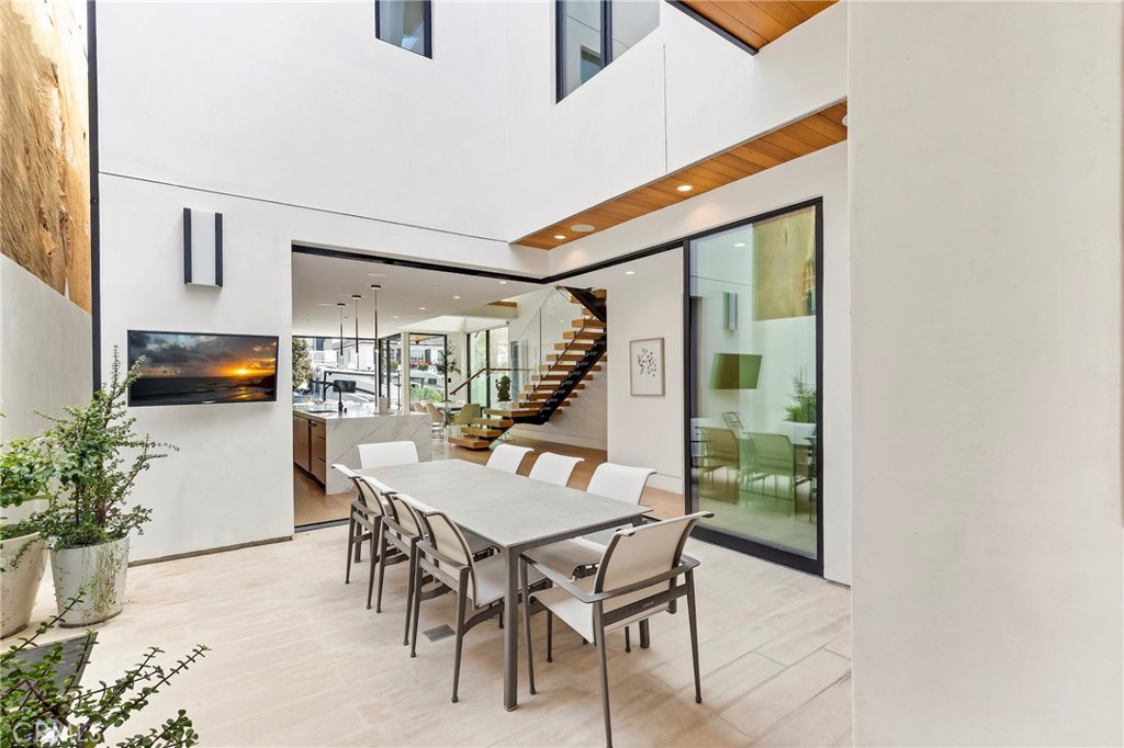 221 Heliotrope Avenue