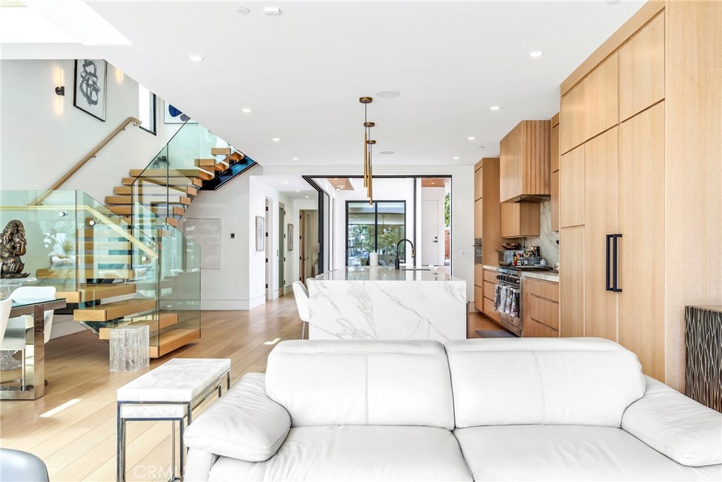 221 Heliotrope Avenue