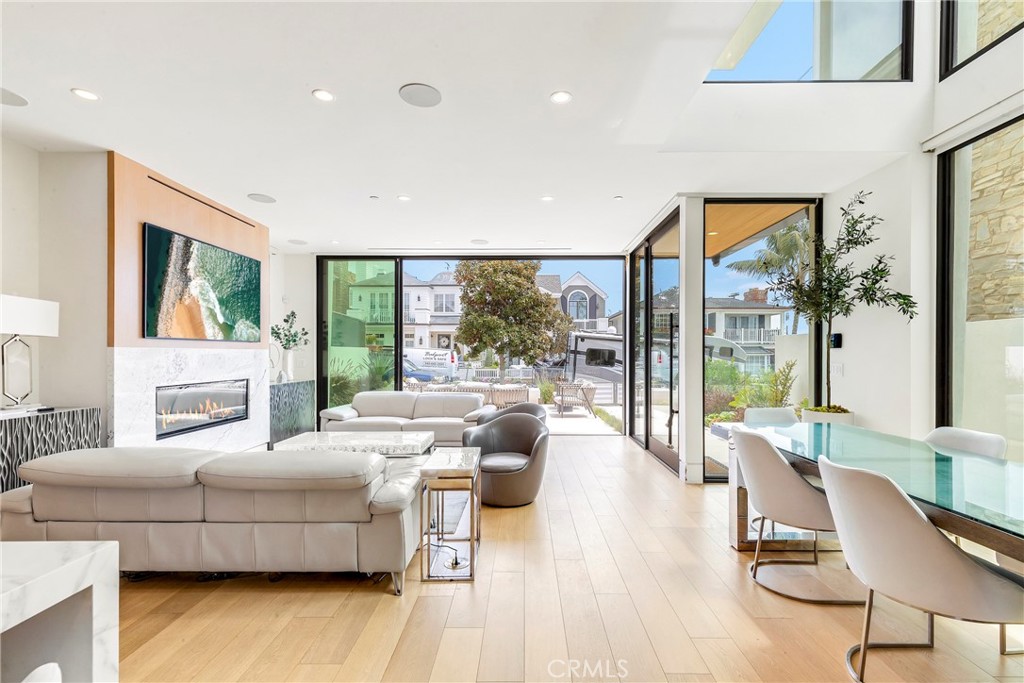 221 Heliotrope Avenue