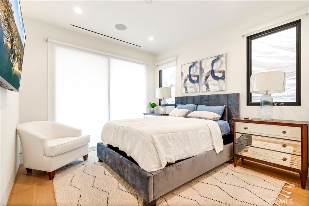 221 Heliotrope Avenue