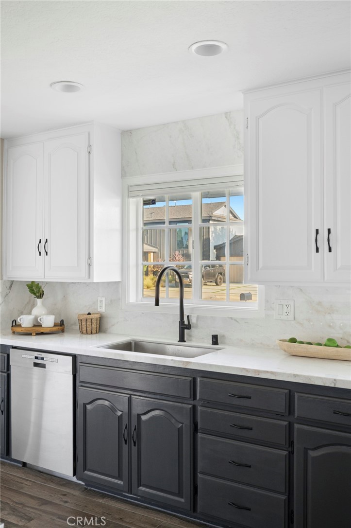 11891 Gladstone Drive