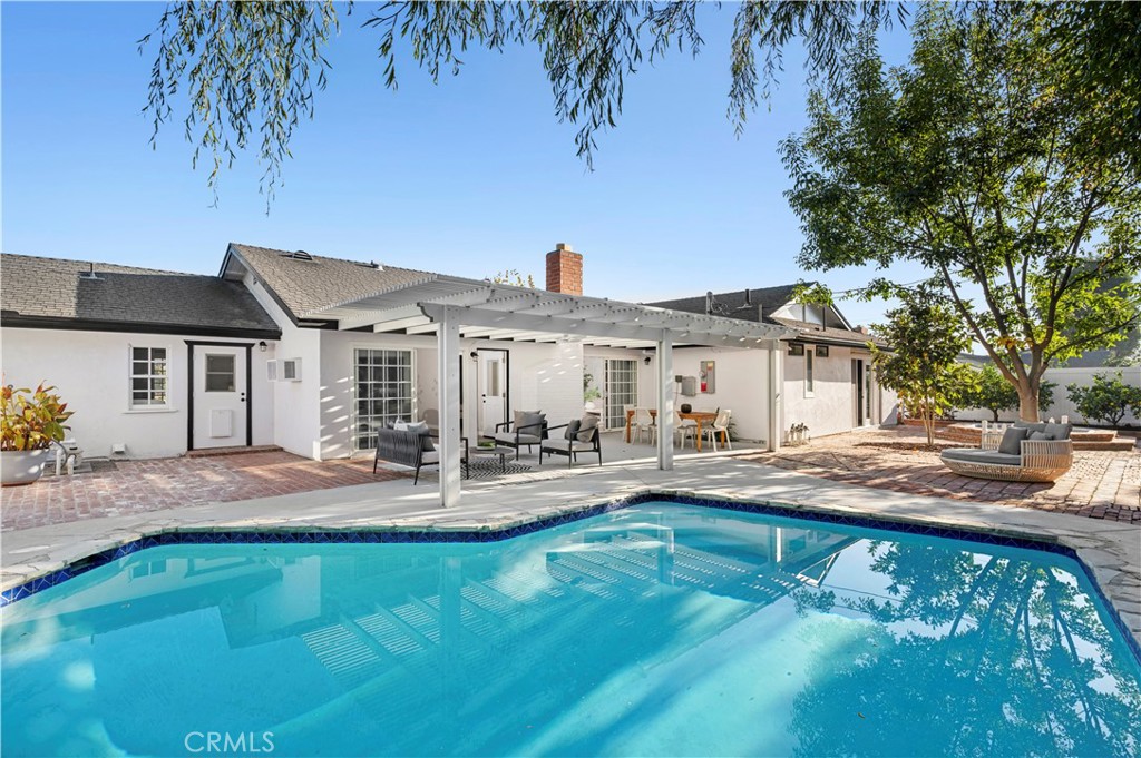 11891 Gladstone Drive