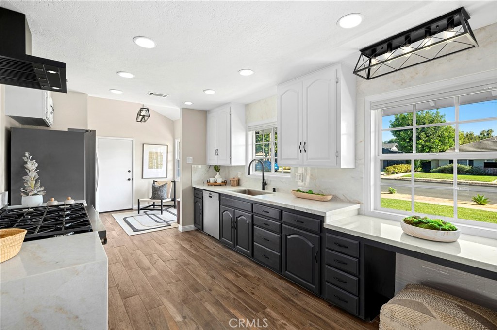 11891 Gladstone Drive