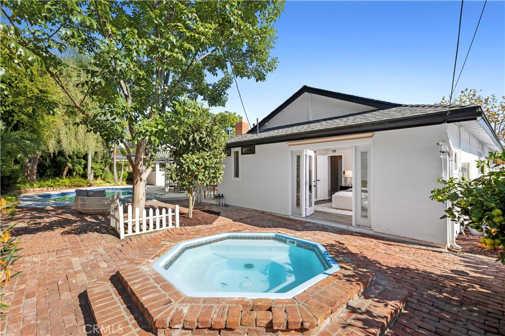 11891 Gladstone Drive