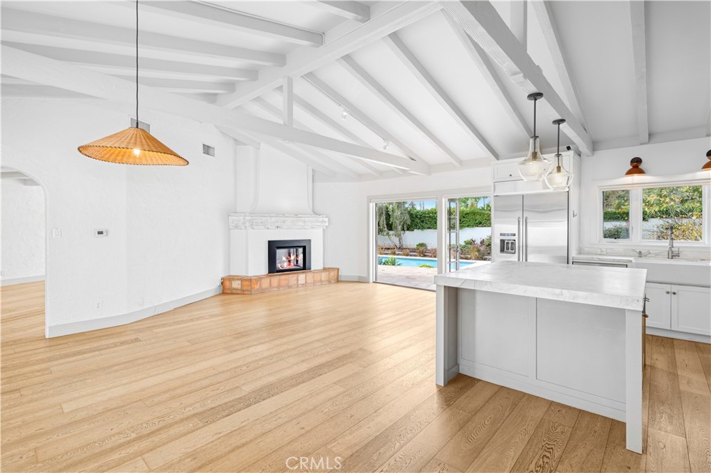 1596 SE Skyline Drive