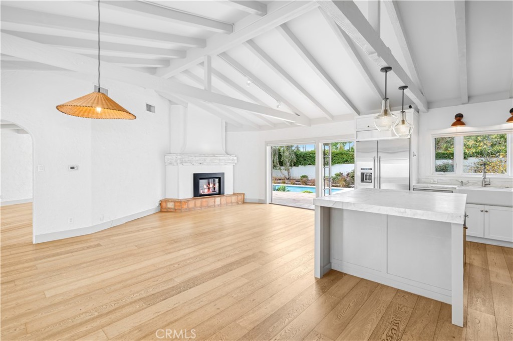 1596 SE Skyline Drive