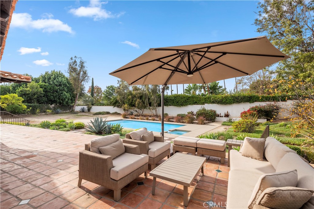 1596 SE Skyline Drive