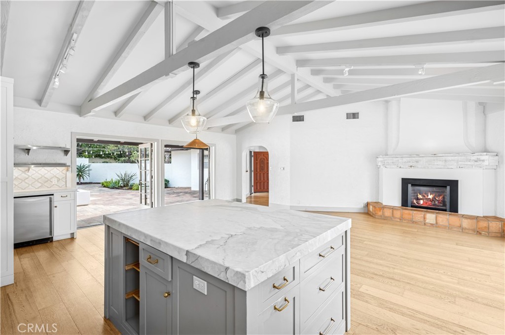 1596 SE Skyline Drive